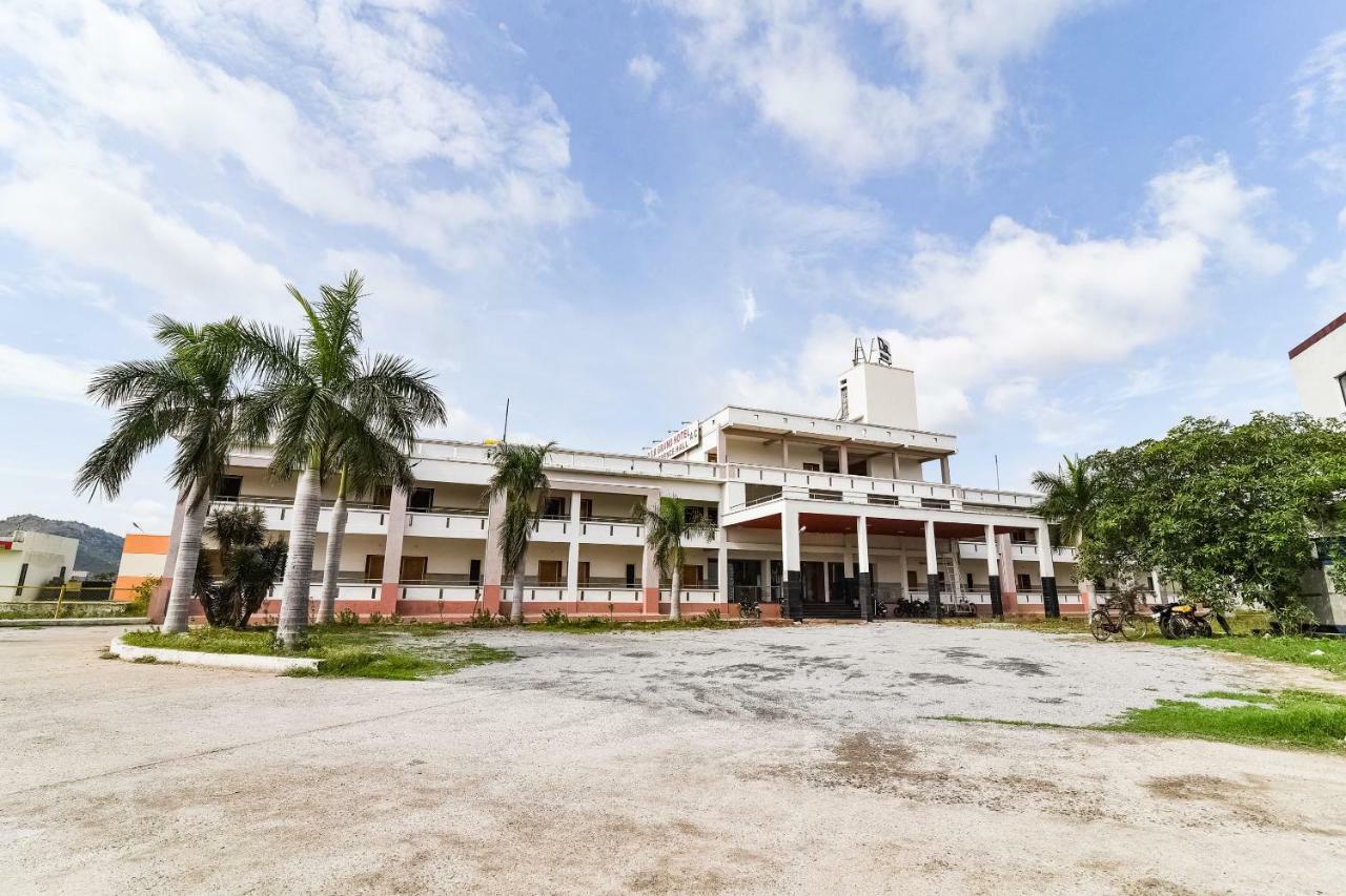 Oyo 48251 Dsr Grand Hotel Krishnagiri Eksteriør billede